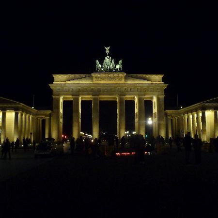Apartment&Rooms Near Brandenburg Gate Berlin Dış mekan fotoğraf