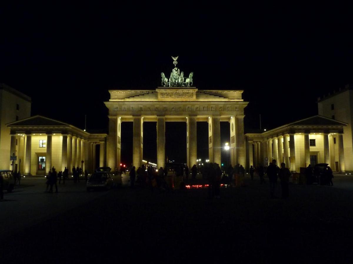 Apartment&Rooms Near Brandenburg Gate Berlin Dış mekan fotoğraf